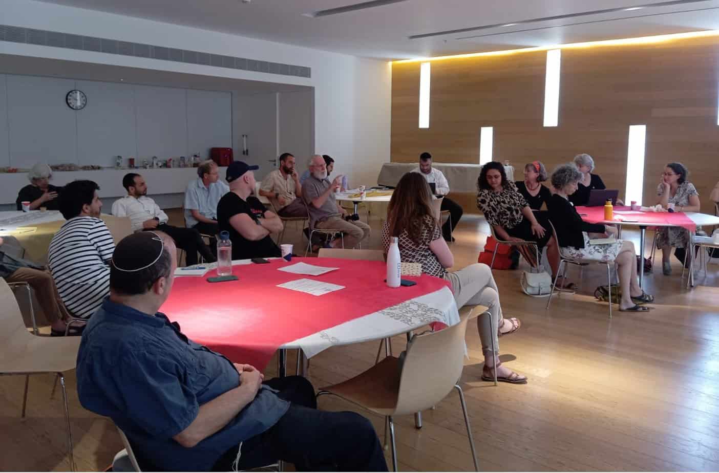 מפגש הפורום "מעבר לדמיון הליברלי" בנושא "משיחיות"
